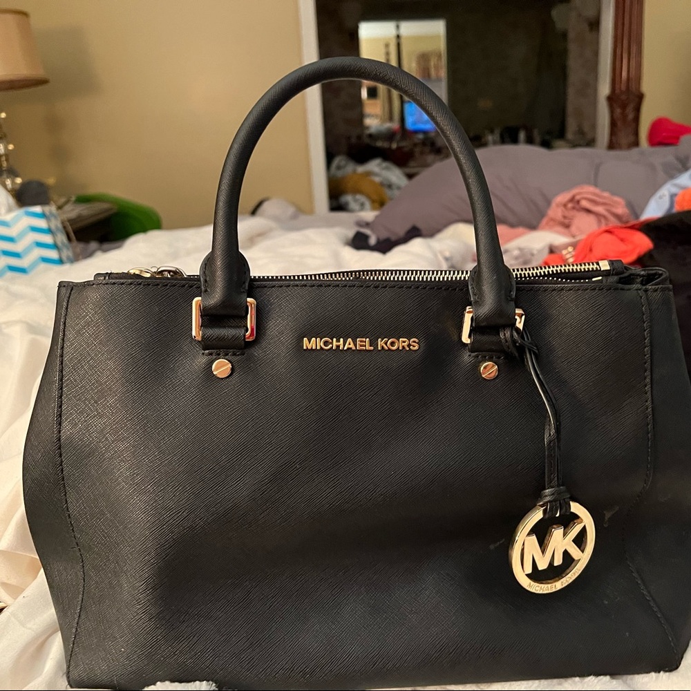 Black Michael kors bag